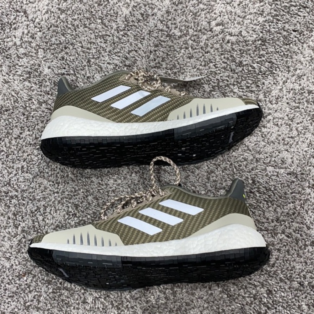 NWT-Adidas Pulse BOOST HD WNTR